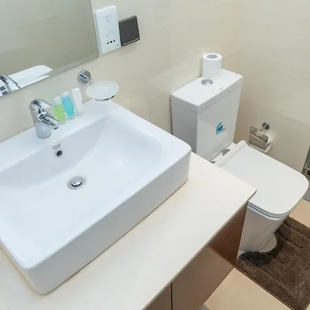 Ocean Breeze Studio Apartment By Seahorse Negombo Extérieur photo